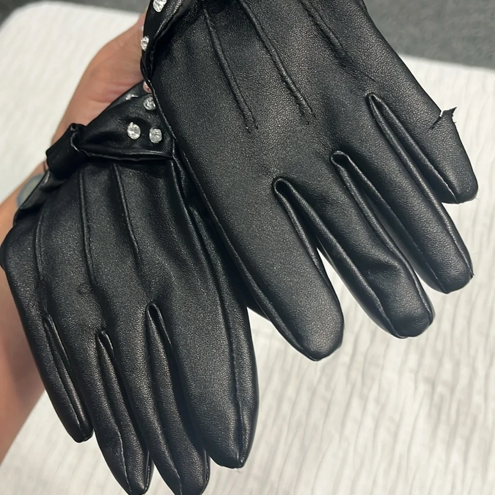 N/A gloves girls